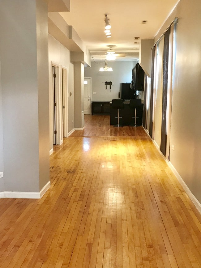 806 S Leavitt St in Chicago, IL - Building Photo - Building Photo