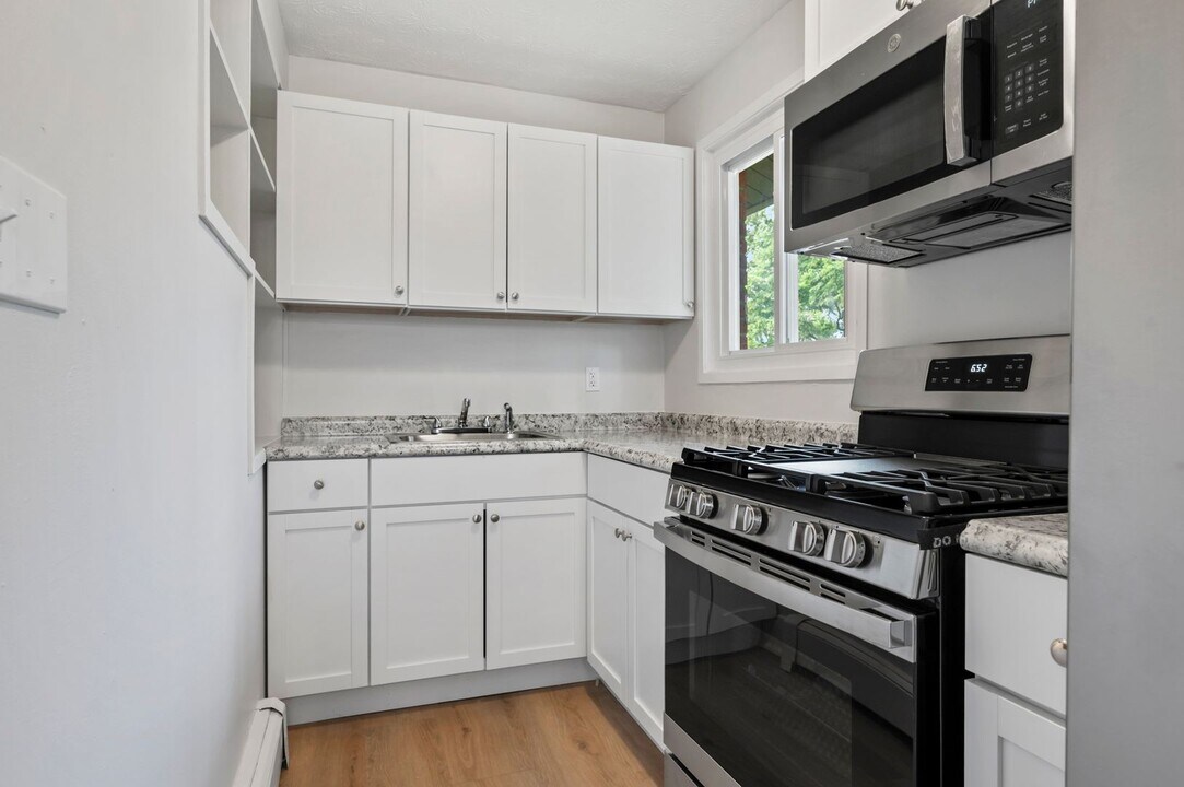 146 Windsor Dr in Pittsburgh, PA - Building Photo