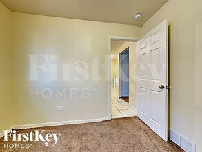 7919 Oak Park Ave in Burbank, IL - Building Photo - Building Photo