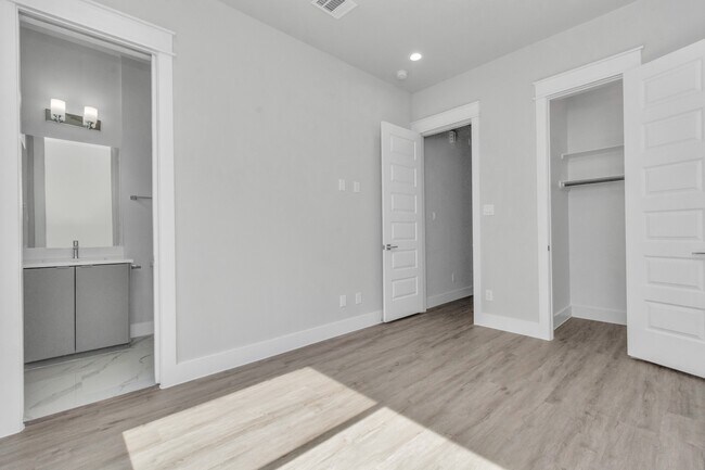 5818 Burt St in Houston, TX - Building Photo - Building Photo