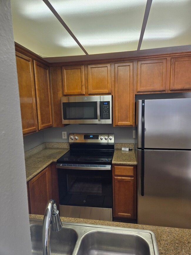 property at 432 Edgehill Ln