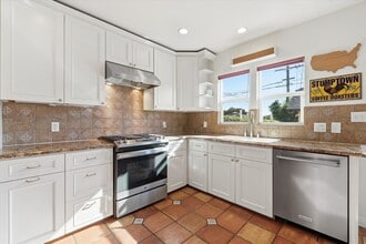 4312 W 59th St in Los Angeles, CA - Foto de edificio - Building Photo