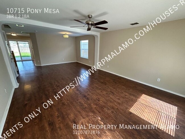 10715 Pony Mesa in San Antonio, TX - Building Photo - Building Photo