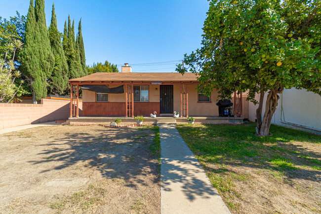 11910 Garfield Ave in South Gate, CA - Building Photo - Building Photo