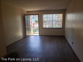 324 S Lipona Rd in Tallahassee, FL - Foto de edificio - Building Photo
