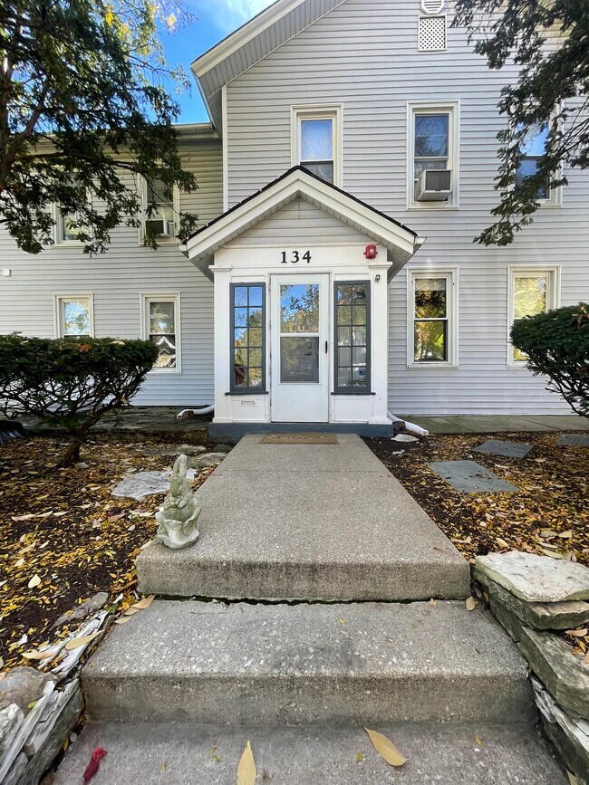 134 E Maple St, Unit #2