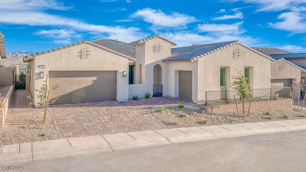 349 Tigullio Ave in Henderson, NV - Building Photo