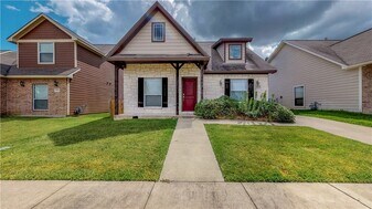 6902 Appomattox Dr in College Station, TX - Building Photo