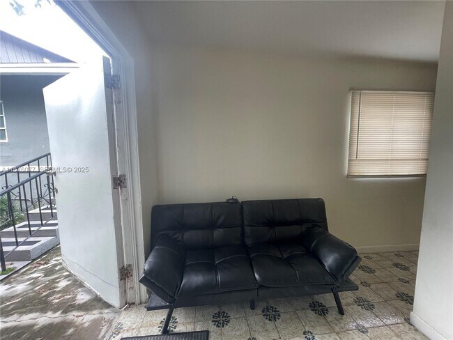 1923 NW 1st Terrace in Miami, FL - Building Photo - Building Photo