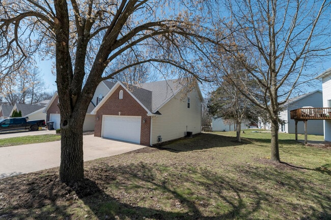 13 Yorkshire Dr in Columbia, MO - Building Photo - Building Photo