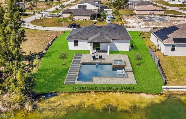 1612 NW 9th Ave in Cape Coral, FL - Building Photo - Building Photo