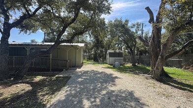 1500 Falcon Oaks Dr in Leander, TX - Building Photo - Building Photo