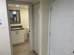 10985 SW 107th St in Miami, FL - Building Photo - Building Photo