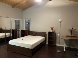 21372 Brookhurst St, Unit 128 in Huntington Beach, CA - Building Photo