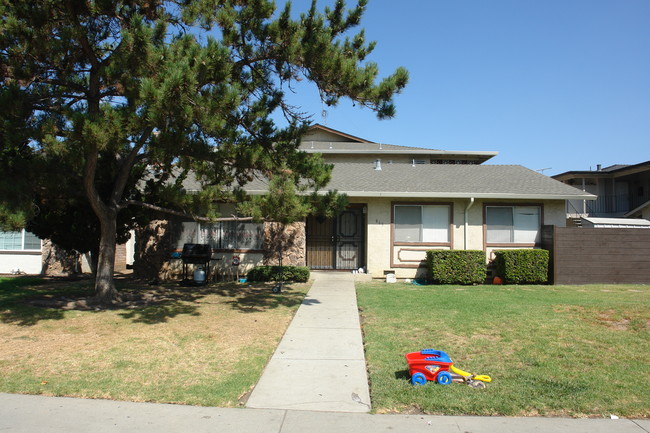 865 West Branham Lane in San Jose, CA - Building Photo - Building Photo