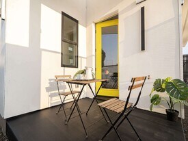 1618 32nd St in Oakland, CA - Building Photo