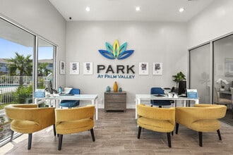 Park at Palm Valley in Glendale, AZ - Foto de edificio - Building Photo