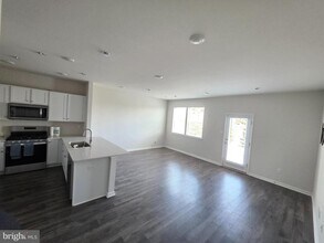 40 Nelsons Wy in Mount Holly, NJ - Building Photo - Building Photo