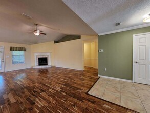 2359 Heritage Cir in Navarre, FL - Building Photo - Building Photo