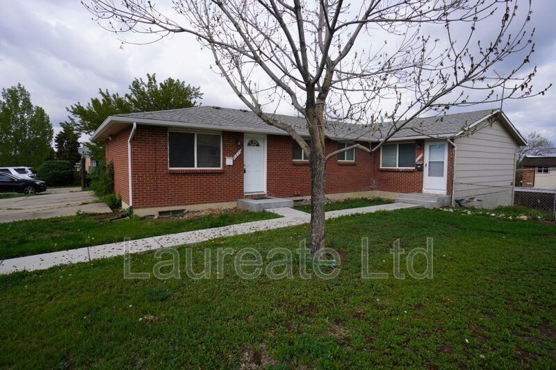 4476 S Newton St in Denver, CO - Building Photo