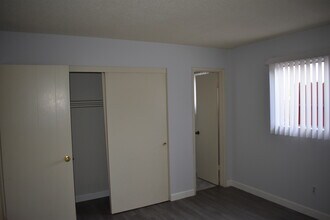 17011 Pinehurst Ln, Unit #B in Huntington Beach, CA - Building Photo - Building Photo