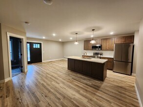 2317 Lake Rd in Altoona, WI - Building Photo - Building Photo