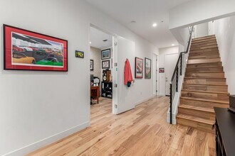 16510 N 92nd St in Scottsdale, AZ - Foto de edificio - Building Photo