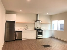 1327 N Kingsley Dr in Los Angeles, CA - Building Photo