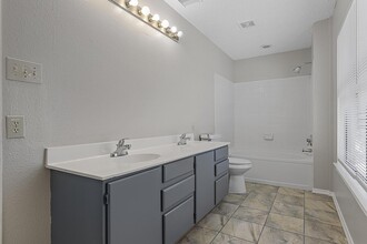 8827 Rue De Lis in San Antonio, TX - Building Photo - Building Photo