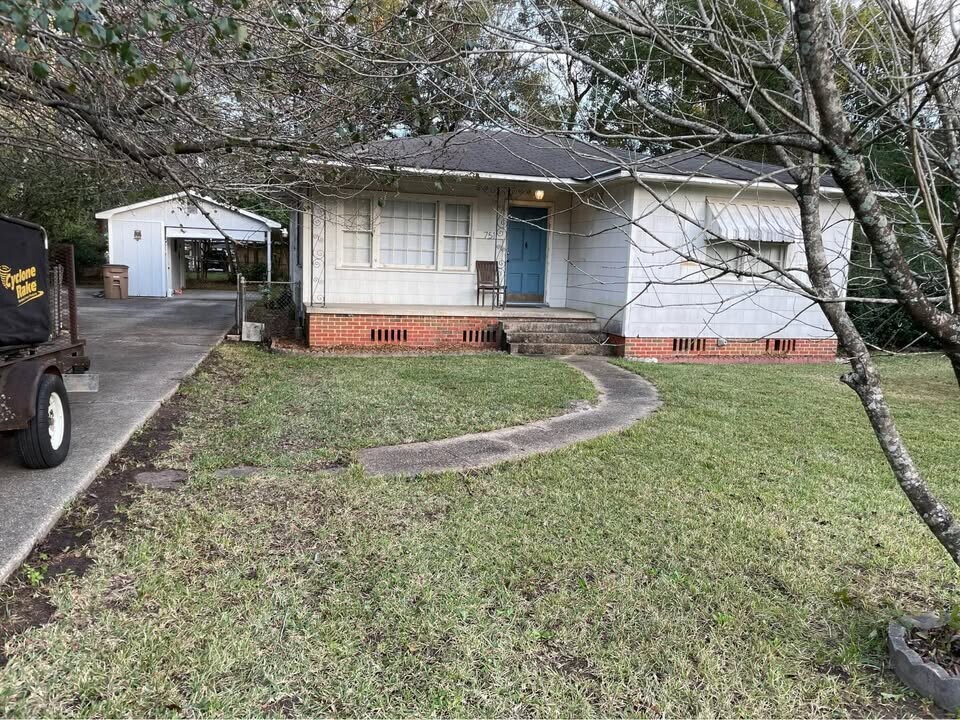 751 Farnell Ln in Mobile, AL - Foto de edificio