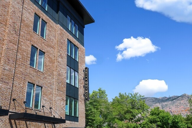 25th & Quincy in Ogden, UT - Foto de edificio - Building Photo