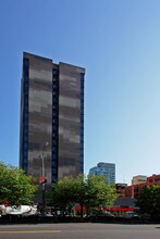 Ludlow Residence Hall in New York, NY - Foto de edificio - Building Photo