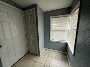 2942 Antique Oaks Cir in Winter Park, FL - Building Photo - Building Photo