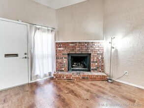 6173 S Zunis Ave, Unit A in Tulsa, OK - Building Photo - Building Photo