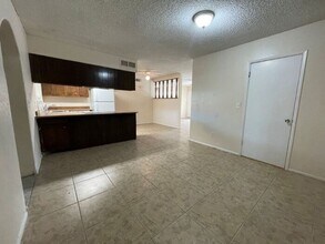 4542 E Southern Ave in Phoenix, AZ - Building Photo - Building Photo