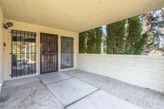 3447 Skyline Blvd in Reno, NV - Building Photo - Building Photo