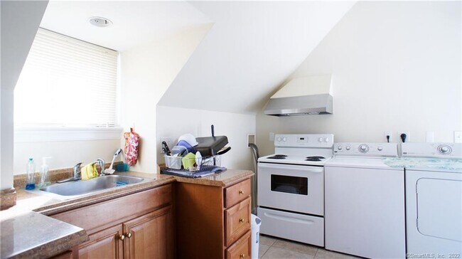 15 Belden Ave in Norwalk, CT - Building Photo - Building Photo