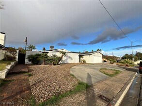 3140 Hebard Dr in Las Vegas, NV - Foto de edificio - Building Photo