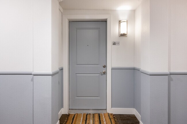 2240 N Clay St, Unit 208 in Denver, CO - Building Photo - Building Photo