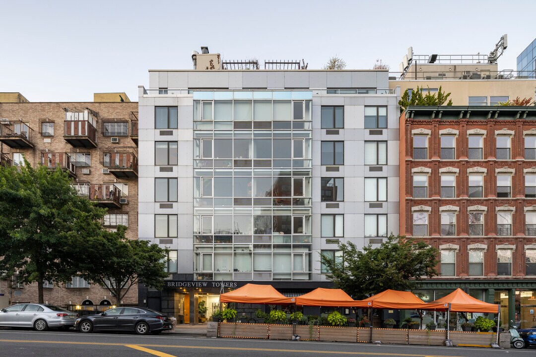 Bridgeview Tower in Brooklyn, NY - Building Photo
