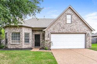316 Vaiden Ridge Dr N in Hernando, MS - Building Photo