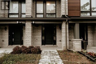 402 Salem Rd S in Ajax, ON - Building Photo - Building Photo