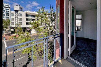 235 Market St, Unit 301 in San Diego, CA - Building Photo - Building Photo