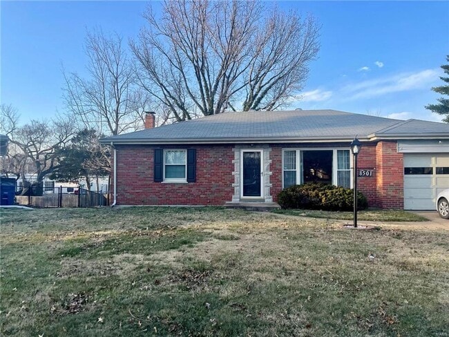 8501 Grantshire Ln in St. Louis, MO - Building Photo - Building Photo