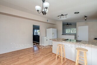 6844 E Kingston Dr in Tucson, AZ - Building Photo - Building Photo