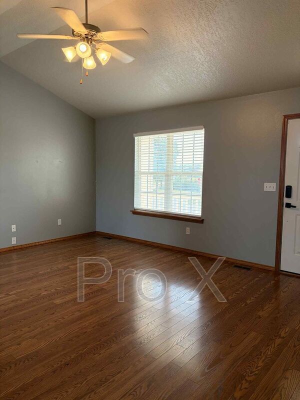 4307 W 29th St in Joplin, MO - Foto de edificio - Building Photo