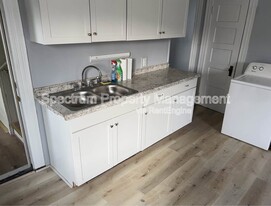 945 Lisbon St in Lewiston, ME - Building Photo
