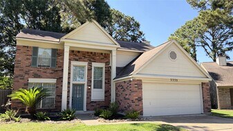 7771 Springville Dr in Houston, TX - Building Photo