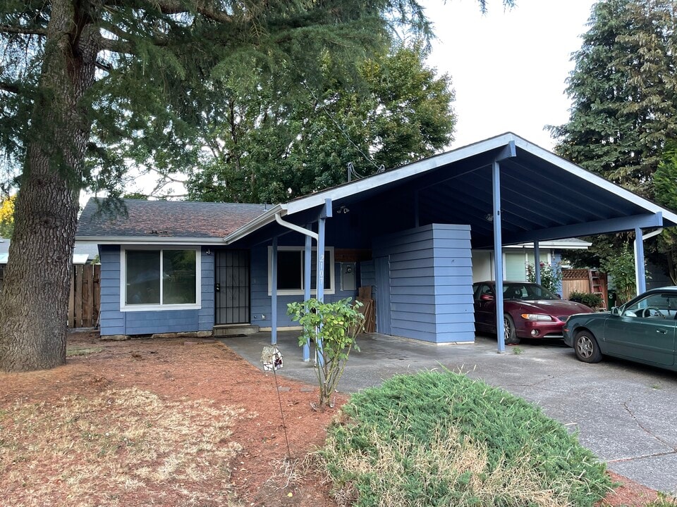 2107 Y St in Vancouver, WA - Foto de edificio