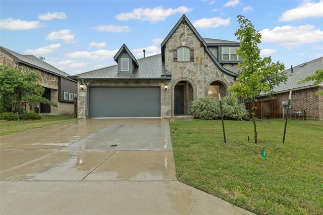 1013 Stockton Dr in Godley, TX - Building Photo